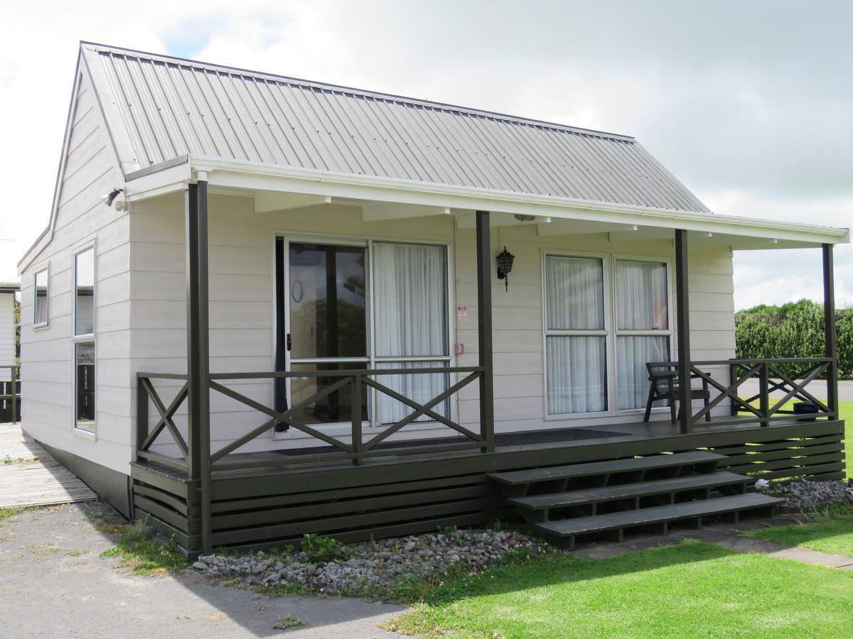 Opunake Motel And Backpackers Lodge 외부 사진