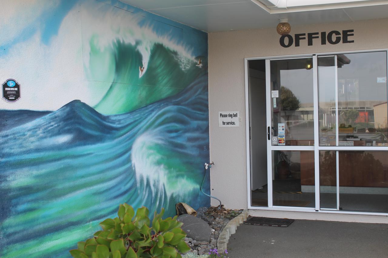 Opunake Motel And Backpackers Lodge 외부 사진