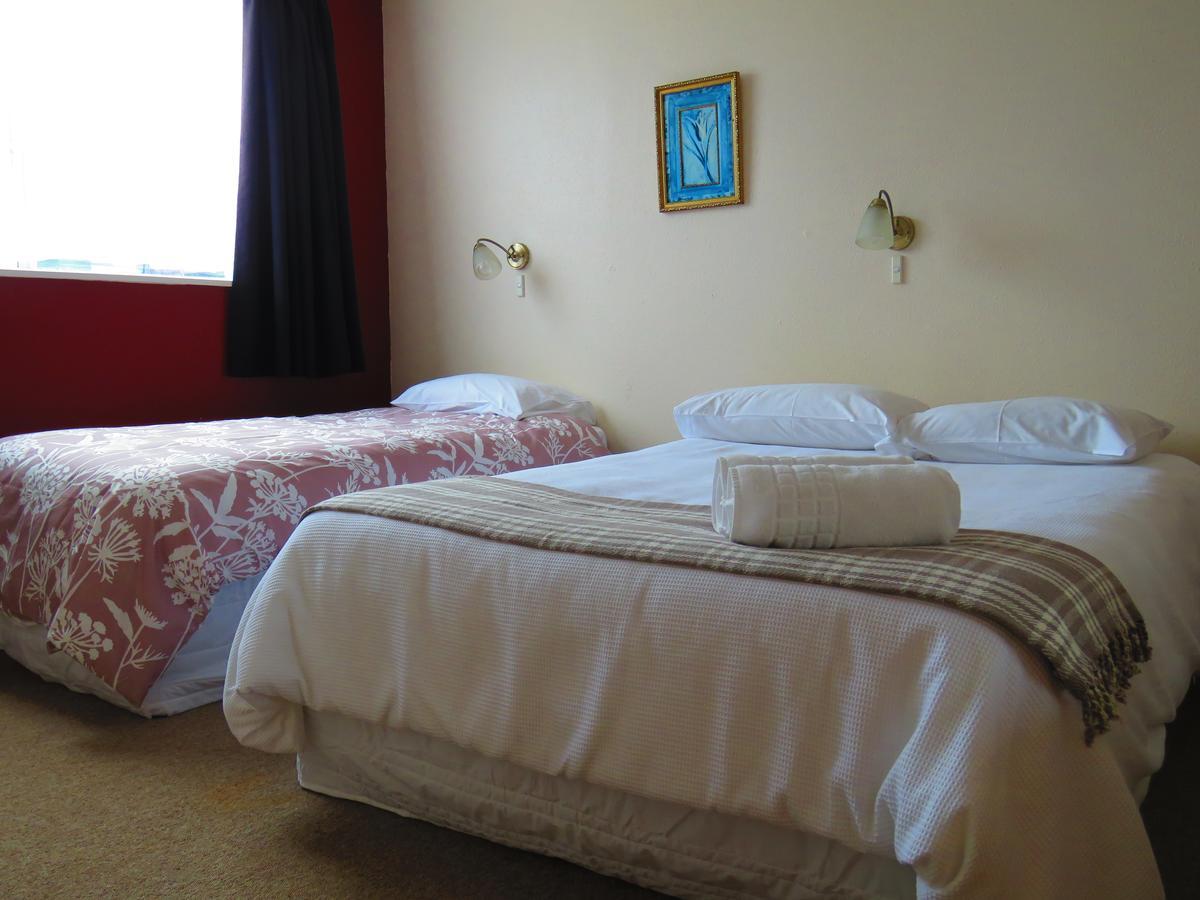Opunake Motel And Backpackers Lodge 외부 사진
