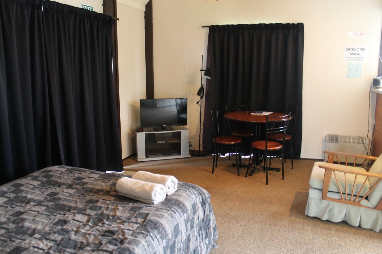 Opunake Motel And Backpackers Lodge 객실 사진